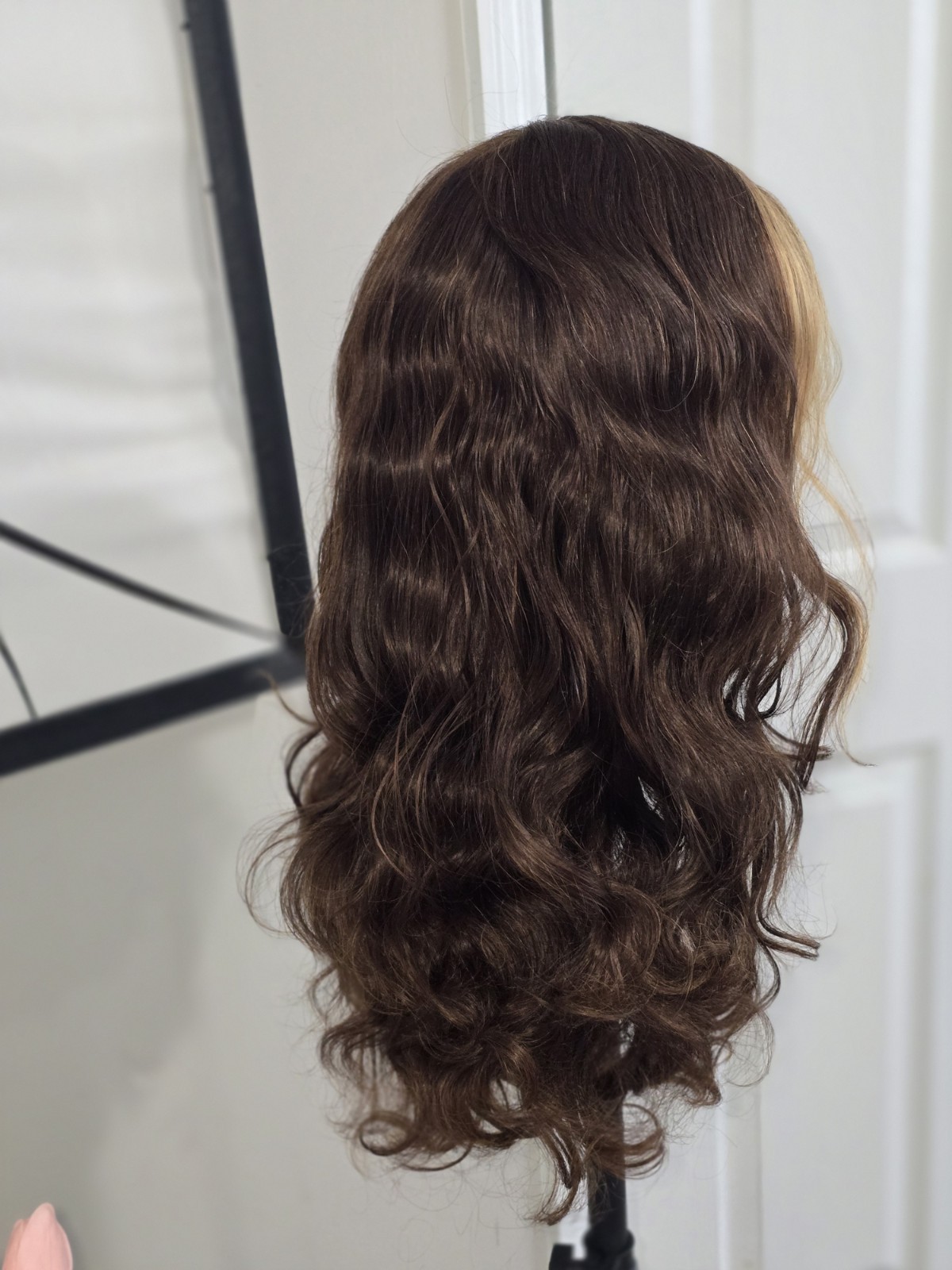 100% virgin human hair Dark brown wavy 5×5 closure with blonde highlights
