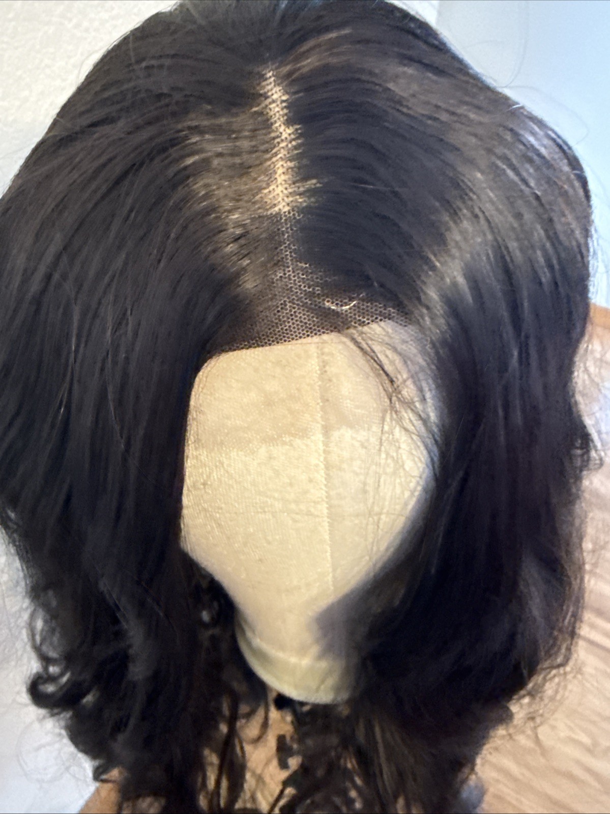 462 Nayoo Wig Synthetic 26 “ 1b Very Soft Natural Part