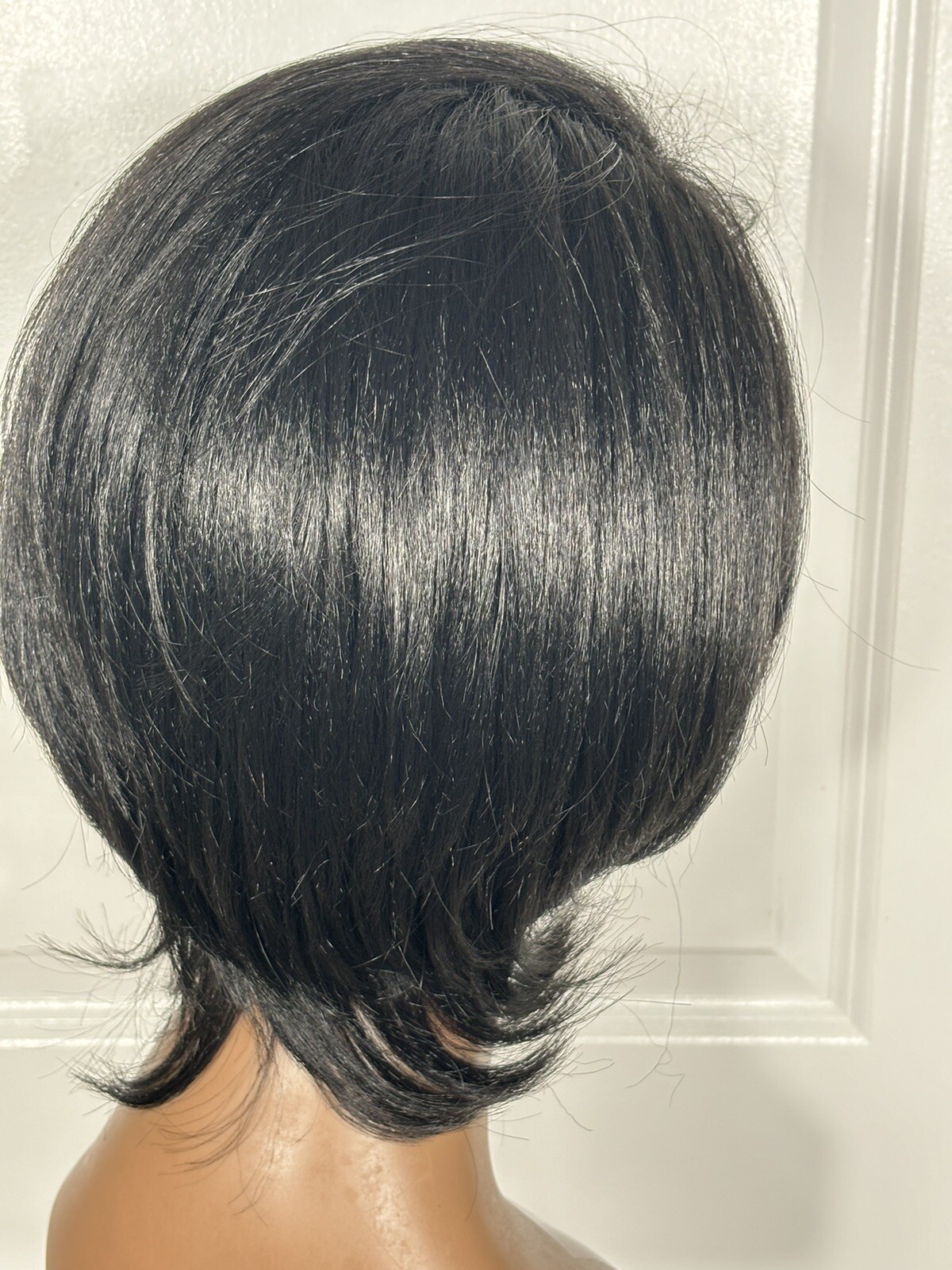 New Born Free Synthetic Wig CINDY Black Size Average Mid Length Never Worn B-9