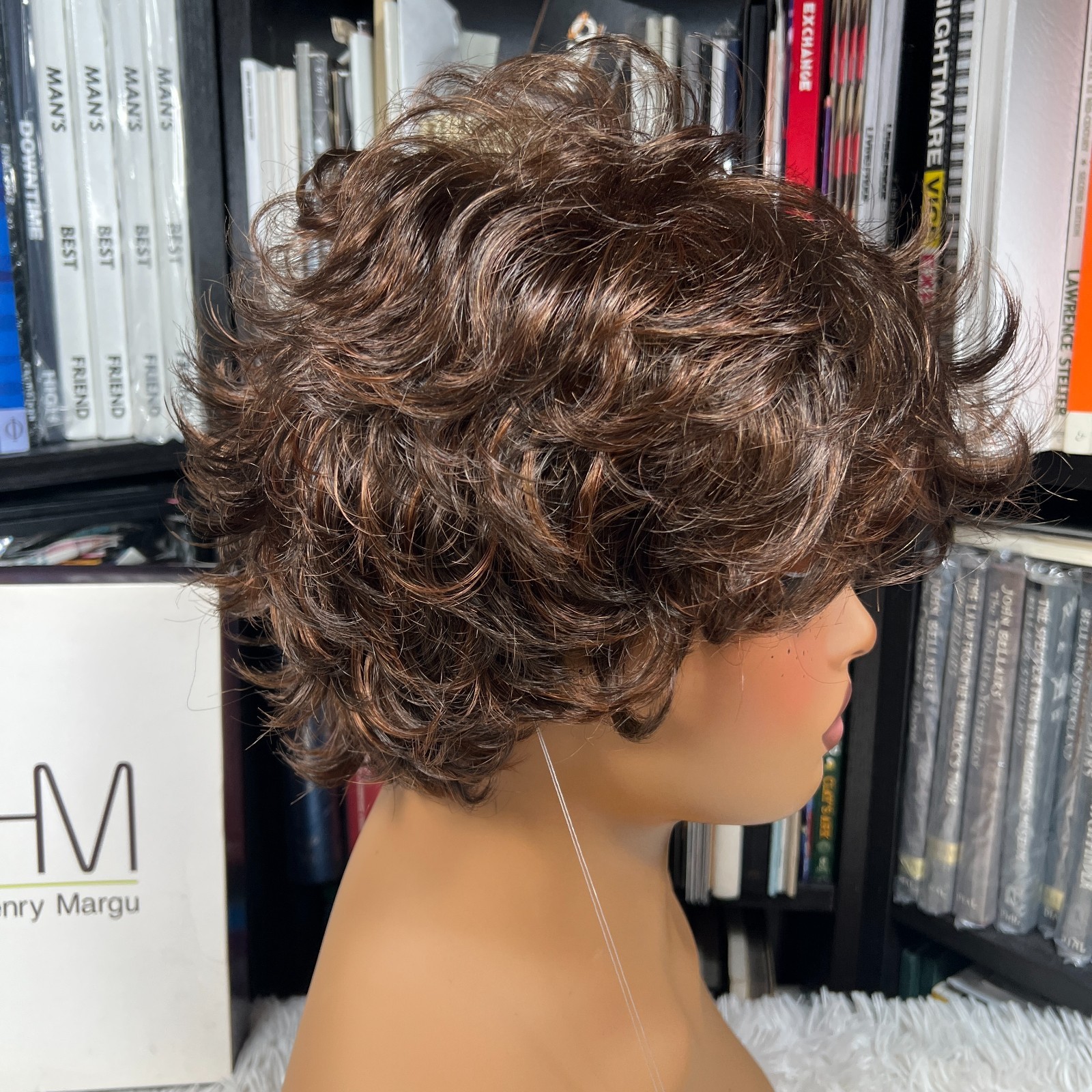 HENRY MARGU WIG BAILEY 6H CHESTNUT BROWN W/ AUBURN HIGHLIGHTS SHORT WIG PIXIE
