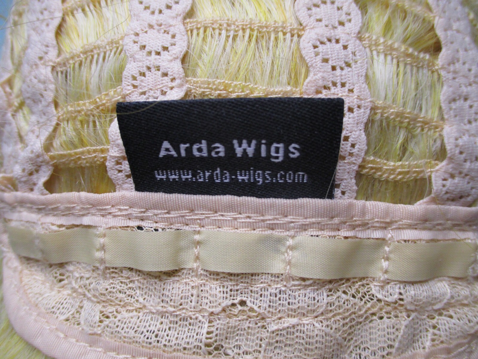 14″ yellow blonde SHAG BOB wavy medium length cosplay WIG by ARDA – MILEY
