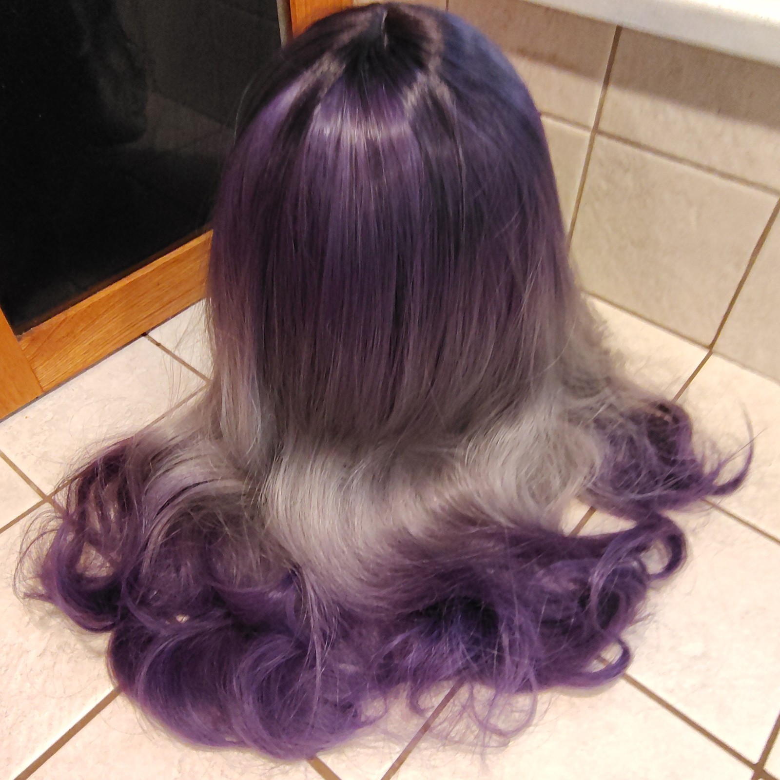 Synthetic Wig K-pop Idol Style ombre black White Purple Wave 18 Inch & Bangs B74