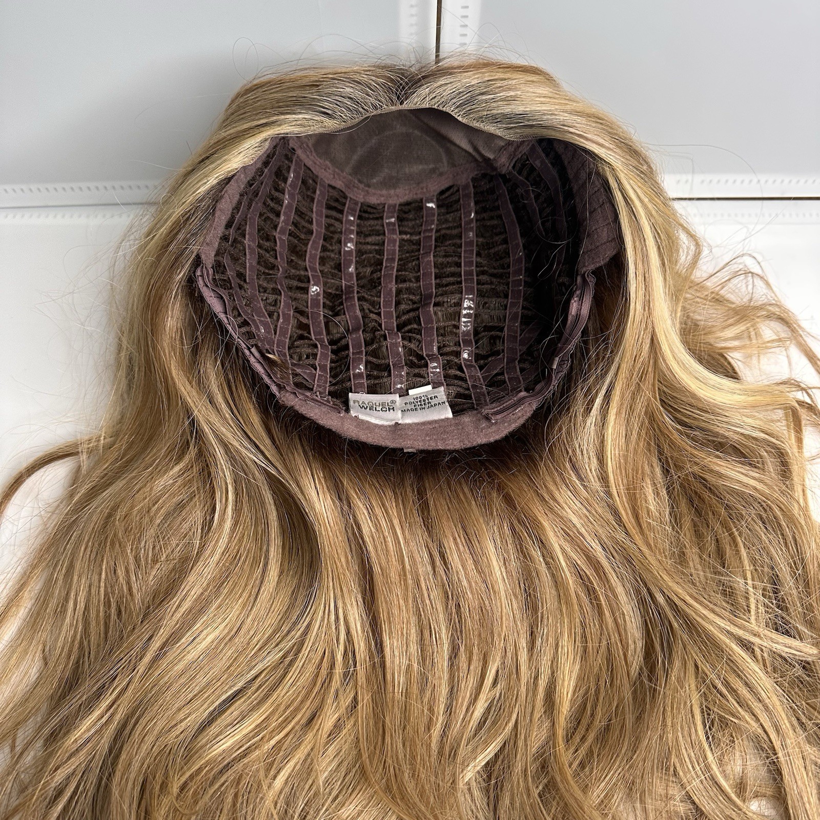 Raquel Welch Wig, RL14/25SS Average SS Honey Ginger