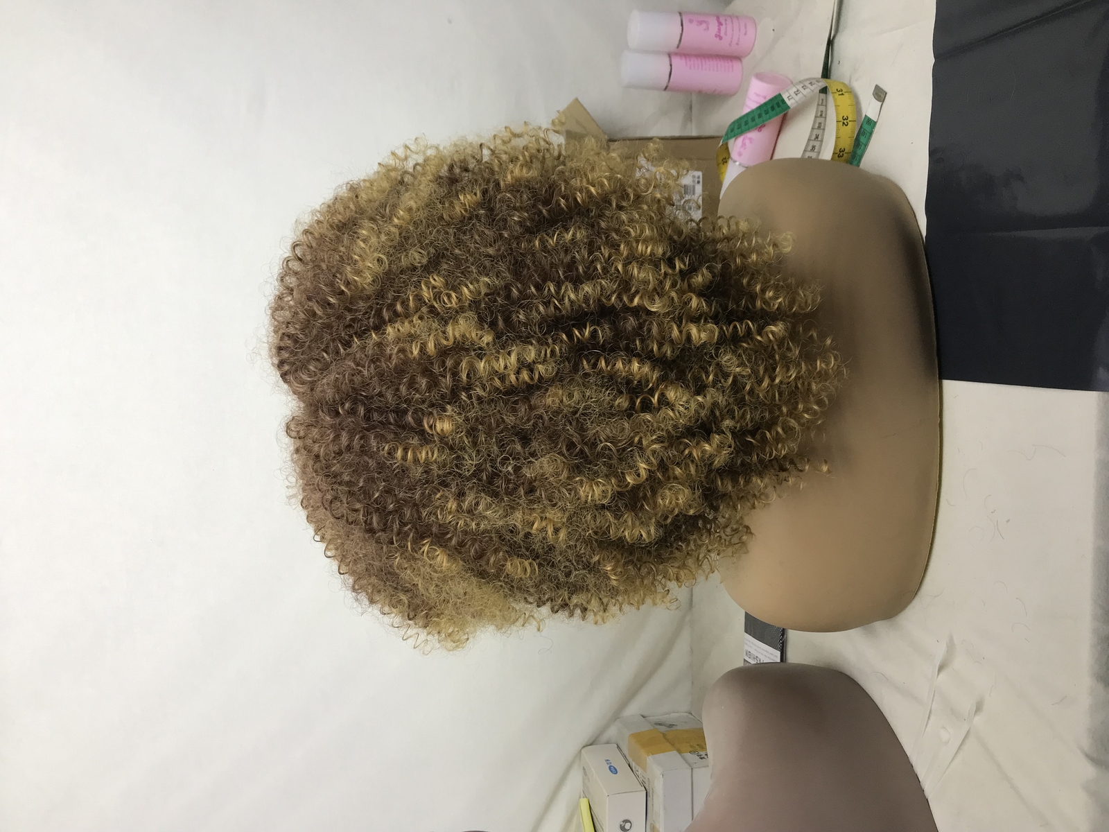 Women Ombre Blonde Short Curly Afro Wigs With Bangs Kinky Curly Wig Synthetic