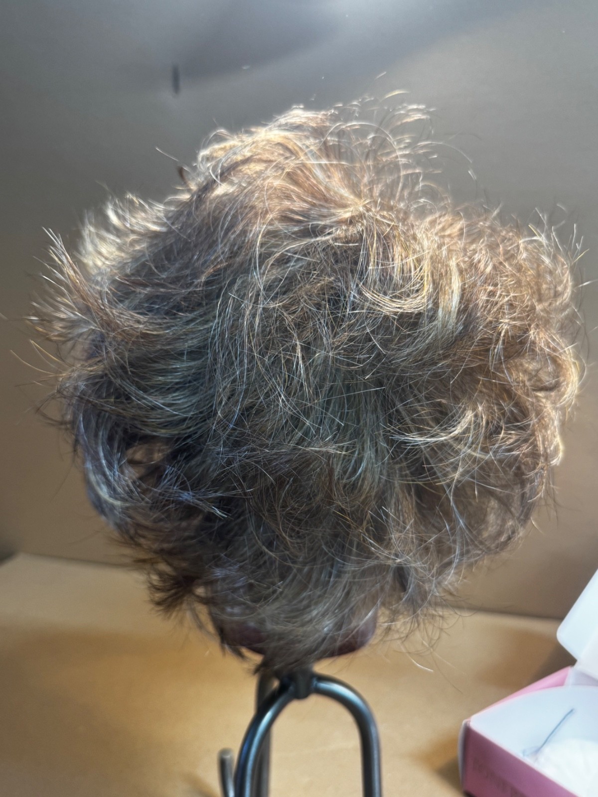 Toni brattin marvelous wig in medium blonde synthetic  Good Quality. #2. Savage