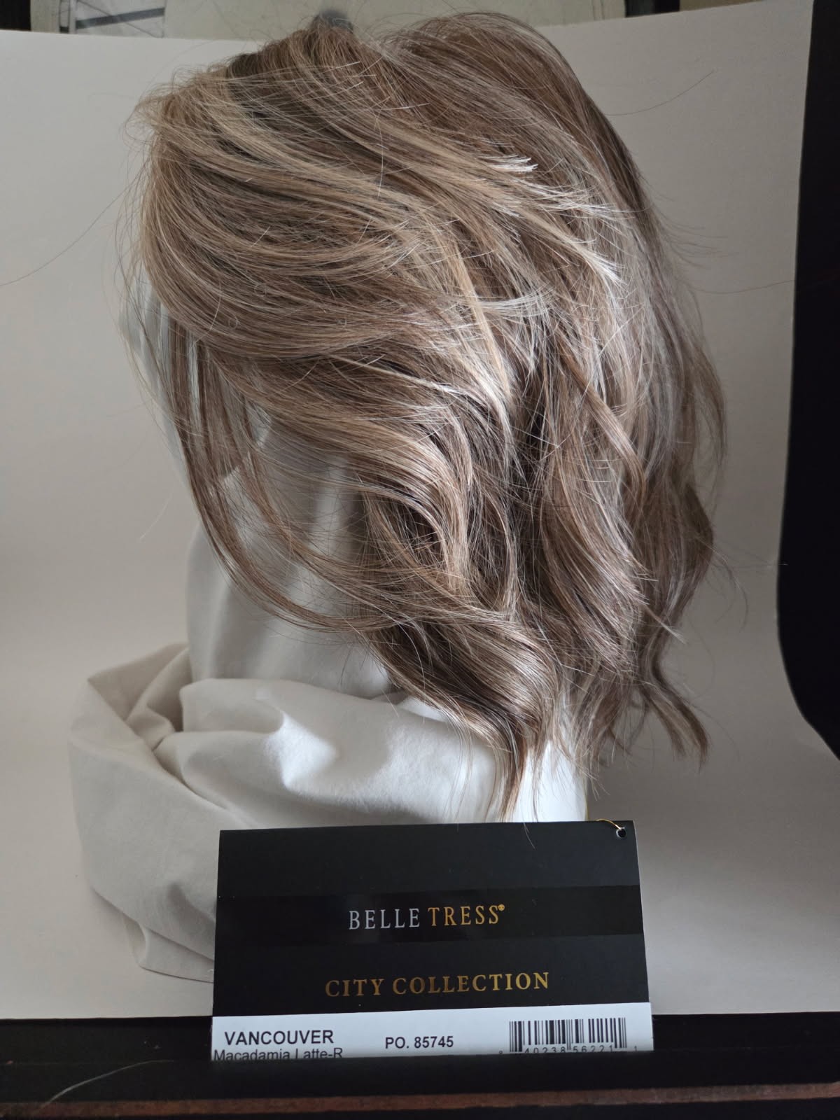Belletress City Collect VANCOUVER MACADEMIA LATTE R PO 85745 NIB