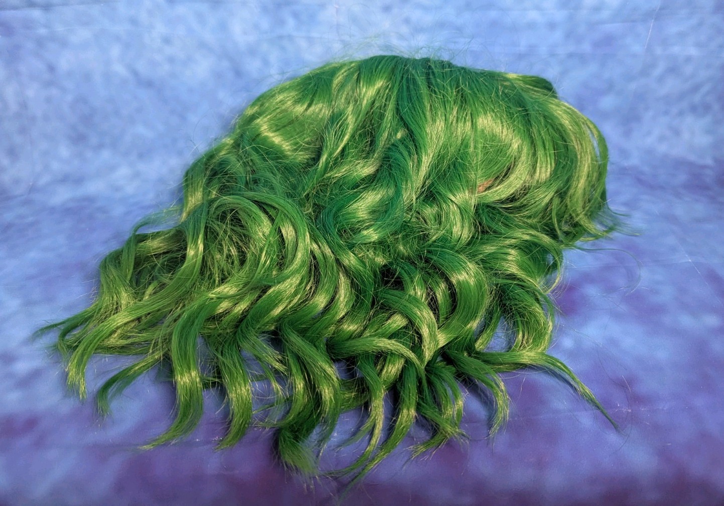 Wavy Green Cosplay Party Halloween Wig With Bangs Adjustable Wig Cap NIB Mildiso