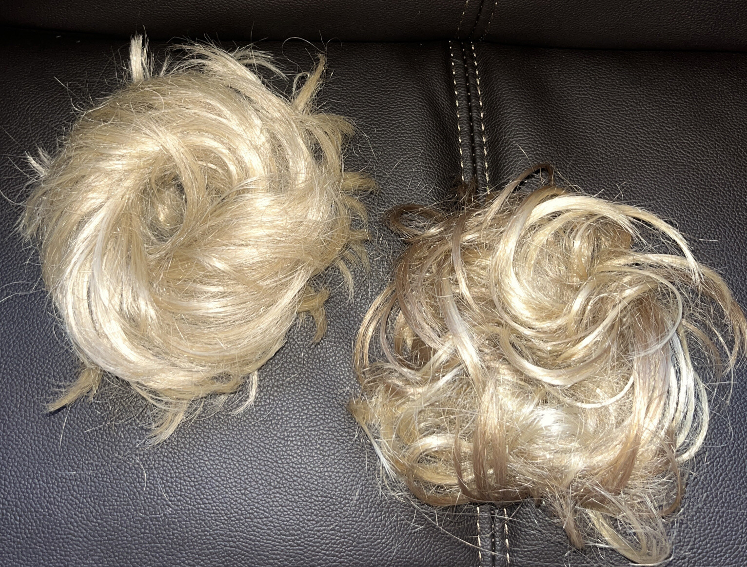 4 PIECE BLOND HAIR ACCESSORIES SCRUNCHIES PONYTAIL BRAID BUNS EXTENTION CLIP