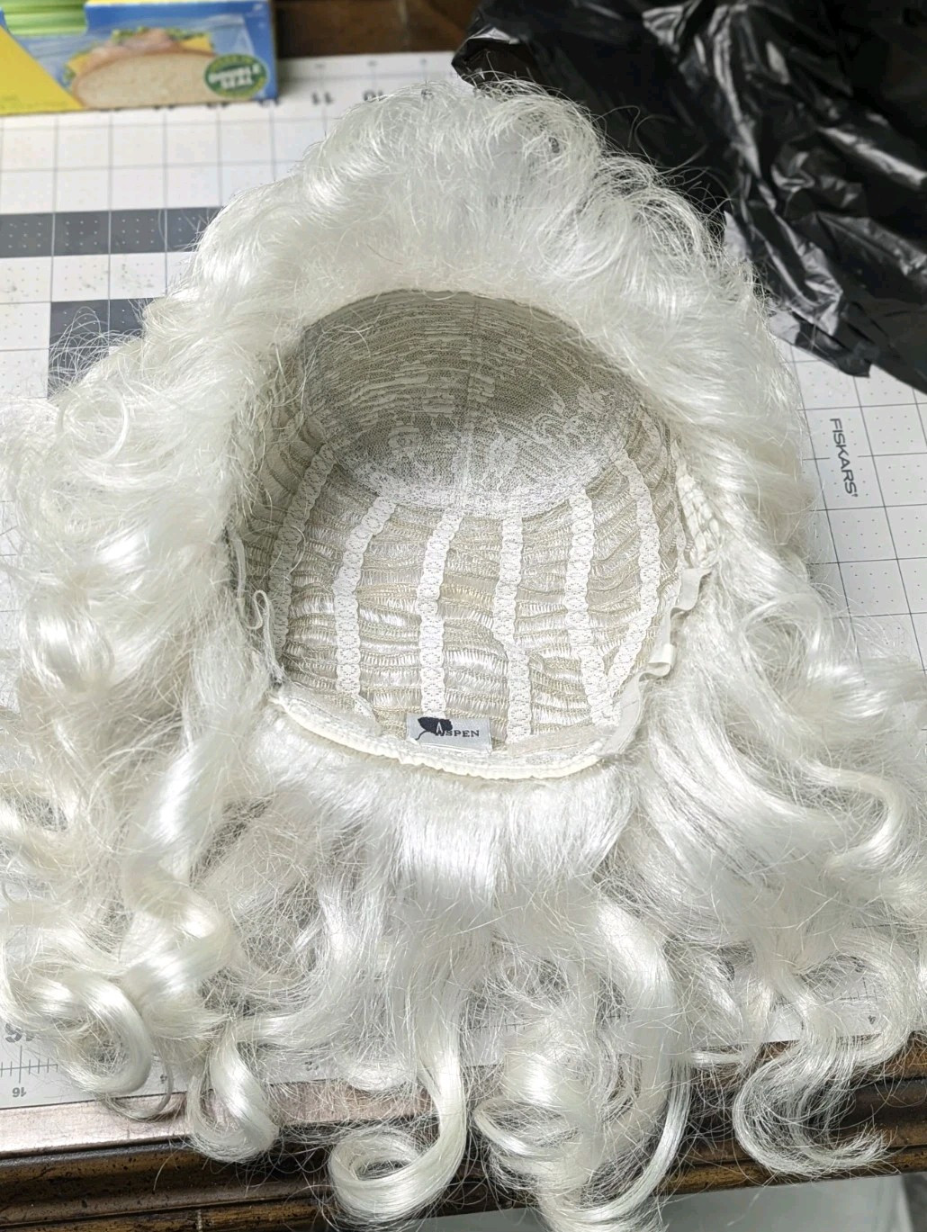 New Wig Aspen- Gabriella #60M Color Pearl White Average Size