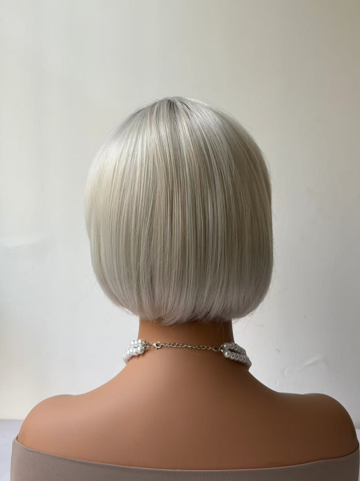 Synthetic Hair Short Straight Ombre White Blonde Bob Wigs with Bangs for Women
