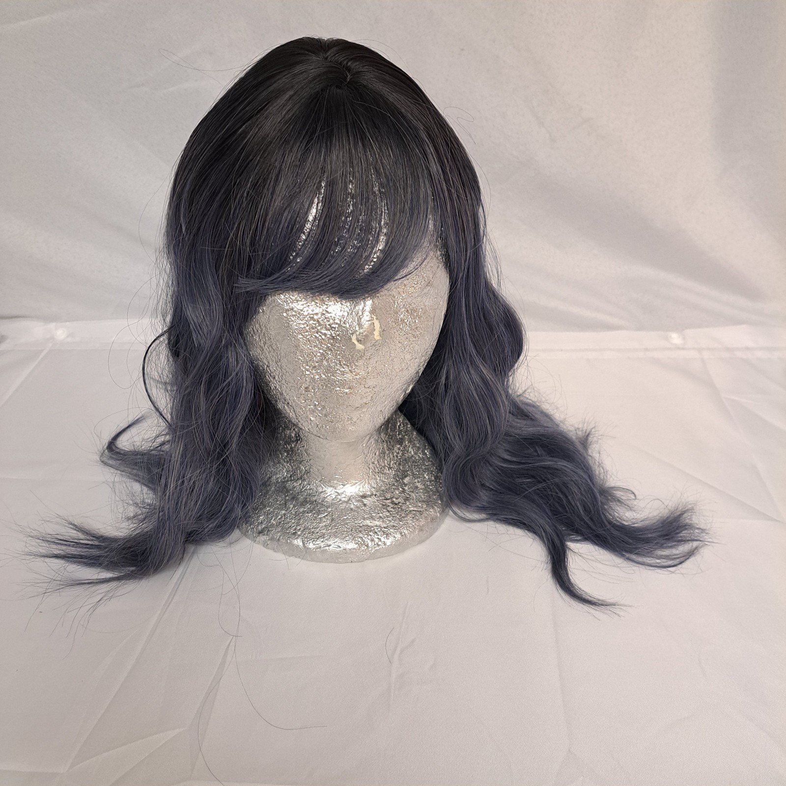 Wig Blue Gray Ombre Long Wavy 20″ synthetic bangs New w/ cap