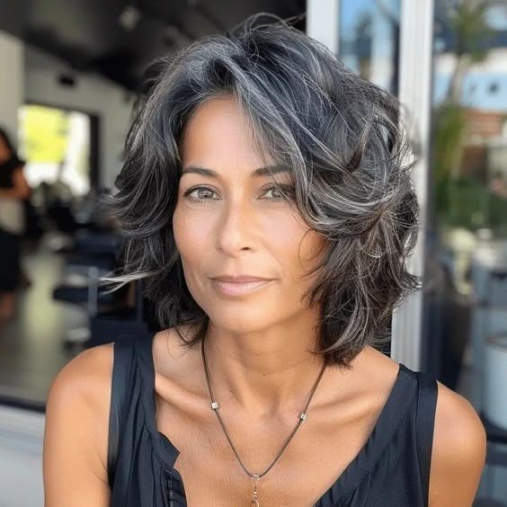 Short Wavy Black Gray Wigs Salt and Pepper 100% Human Hair Lace Front Wigs 13×4
