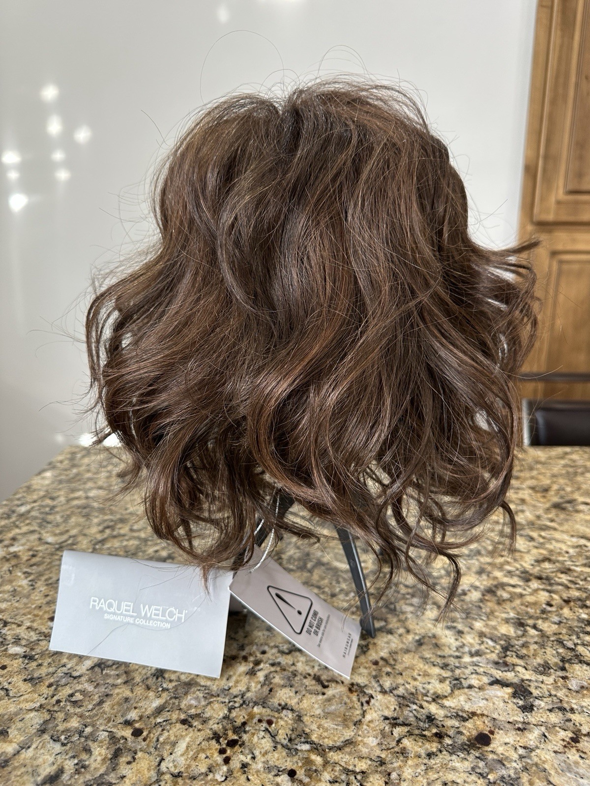 Raquel Welch Editor’s Pick Long Layered Average RL6/30 Copper Mahogany Hairuwear
