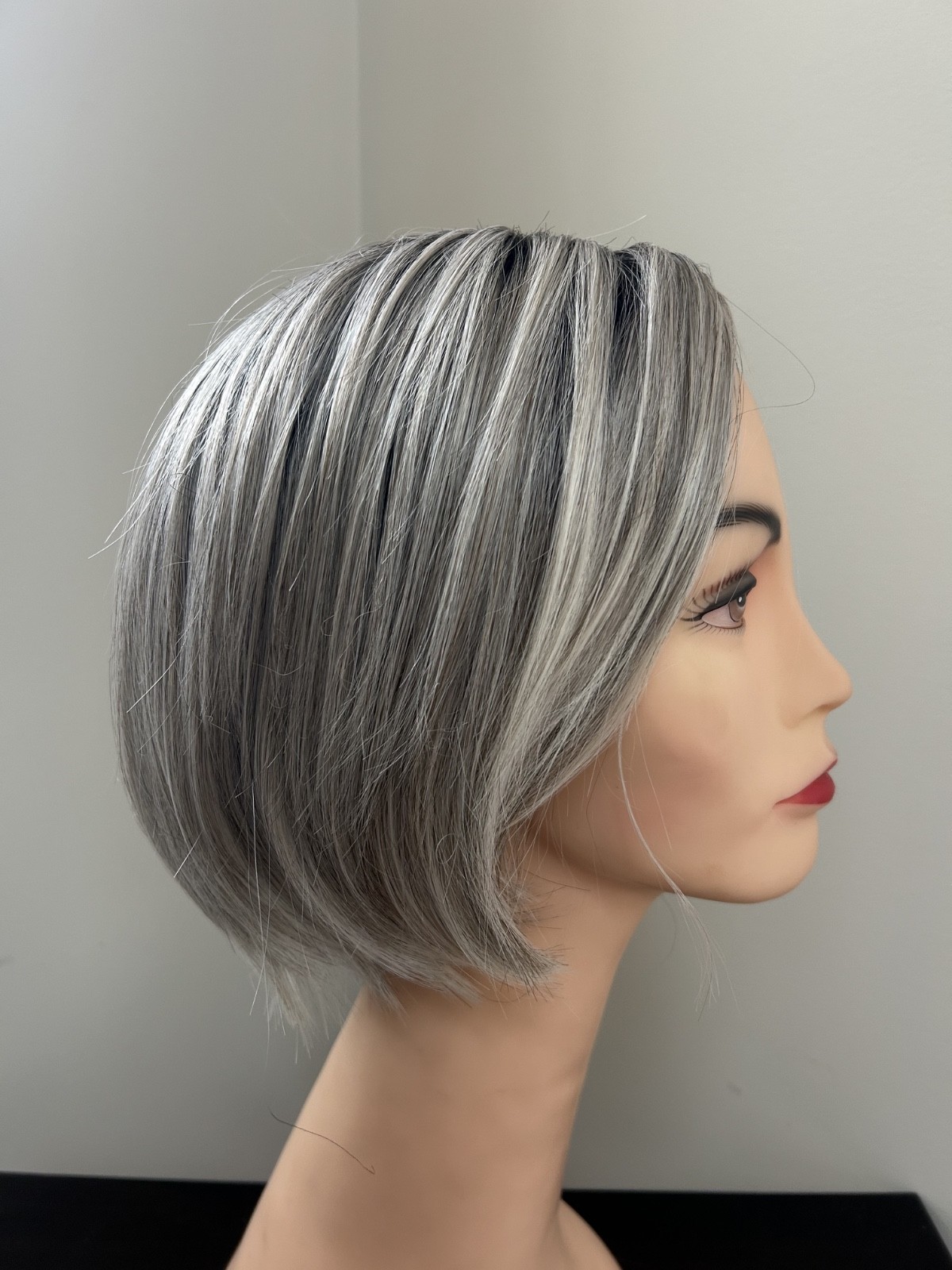 Belle Tress Bellisima HF Synthetic Lace Front Hand Tied Wig – Chrome – Excellent