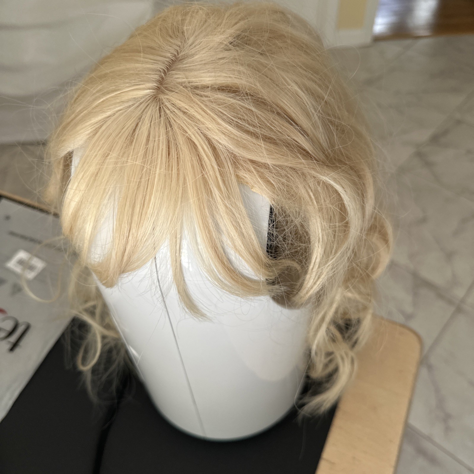 teStar Blonde Wig Long Wavy