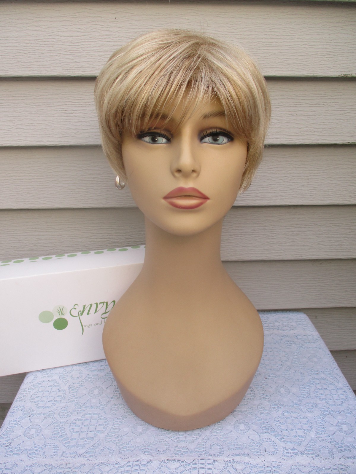 Envy Wig TIFFANY Color LIGHT BLONDE Short Boy Cut Style READ