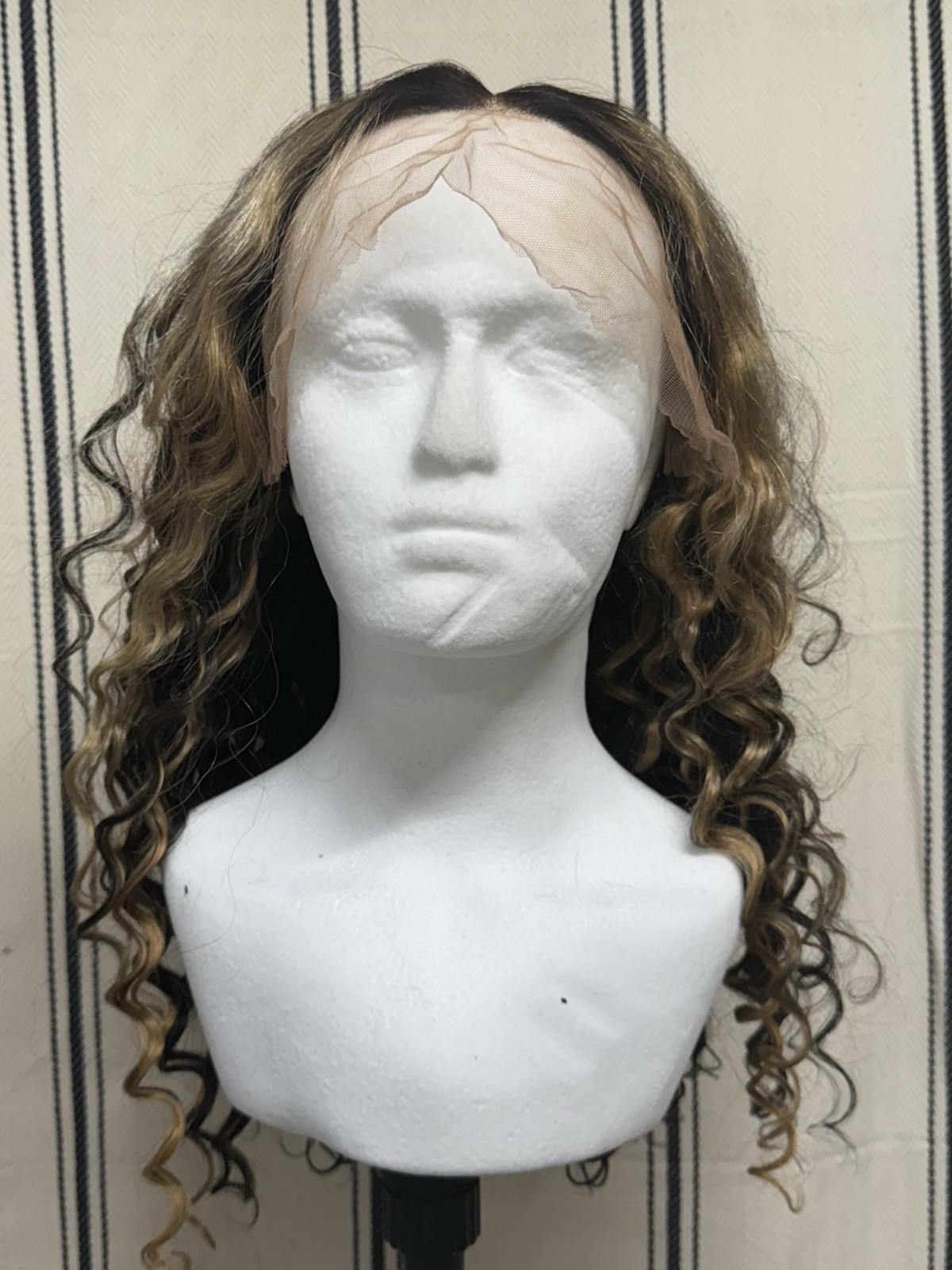 UNICE 18 Inch 13 X 4 Transparent Lace Front Human Hair Wig• Black/Blonde