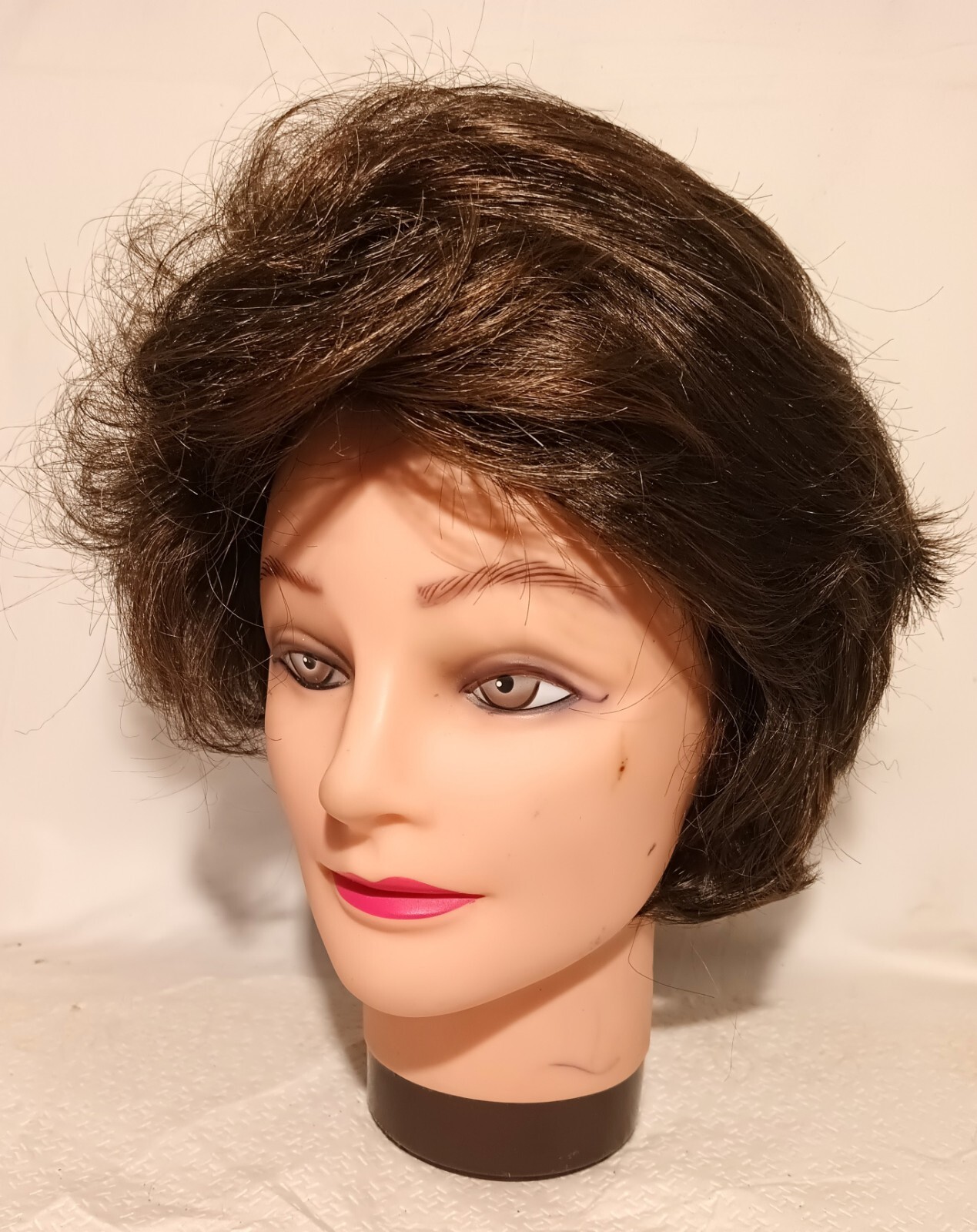RAQUEL WELCH SIGNATURE COLLECTION SPOTLIGHT WIG R6/30H – DARK BRUNETTE
