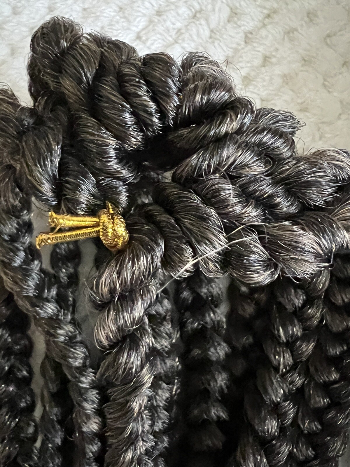 Women’s ombre hair braids Extensions. 4 Bags. 12 In Each Bag.