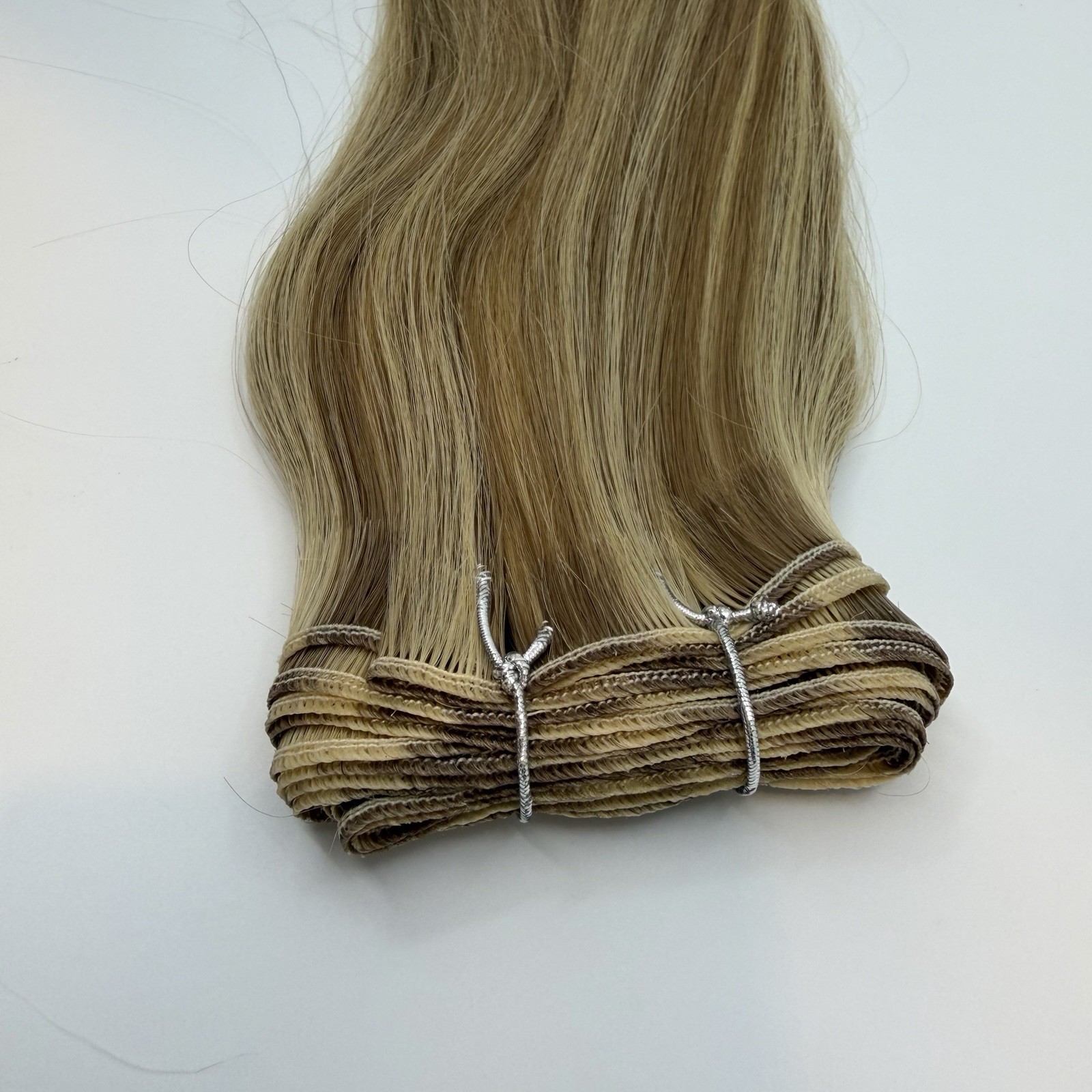 Donna Bella Hybrid Weft Extension Full Pack 18” #7N/9N Blonde Blend Remy NEW