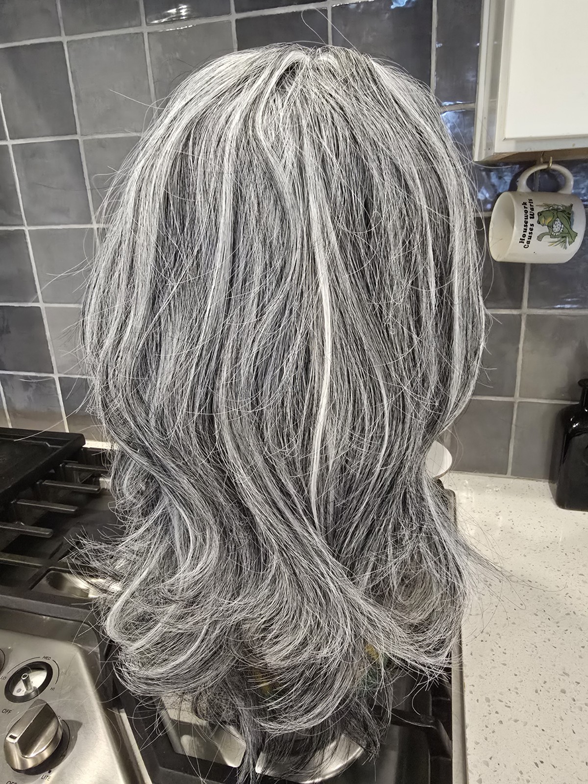 23″ Salt And Pepper Gray Long Wavy Classic Cap Wig New