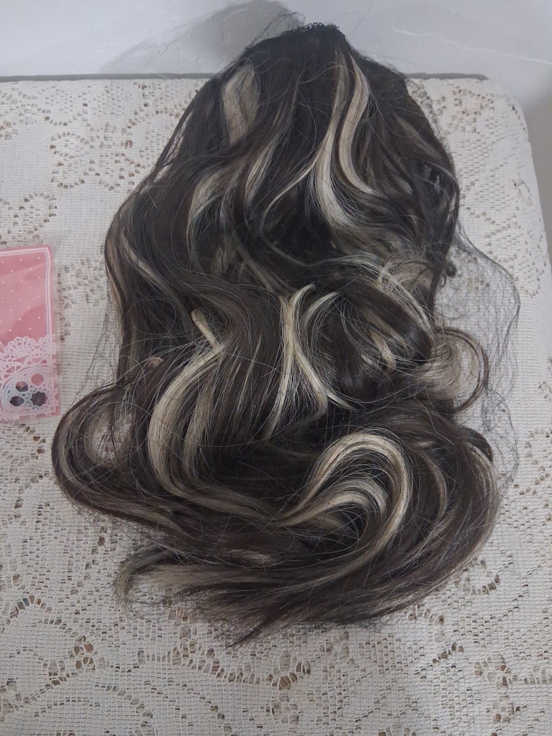 Vigorous Beauty Clip in Full Hair Extension new in Box Black Blonde Mix 20″