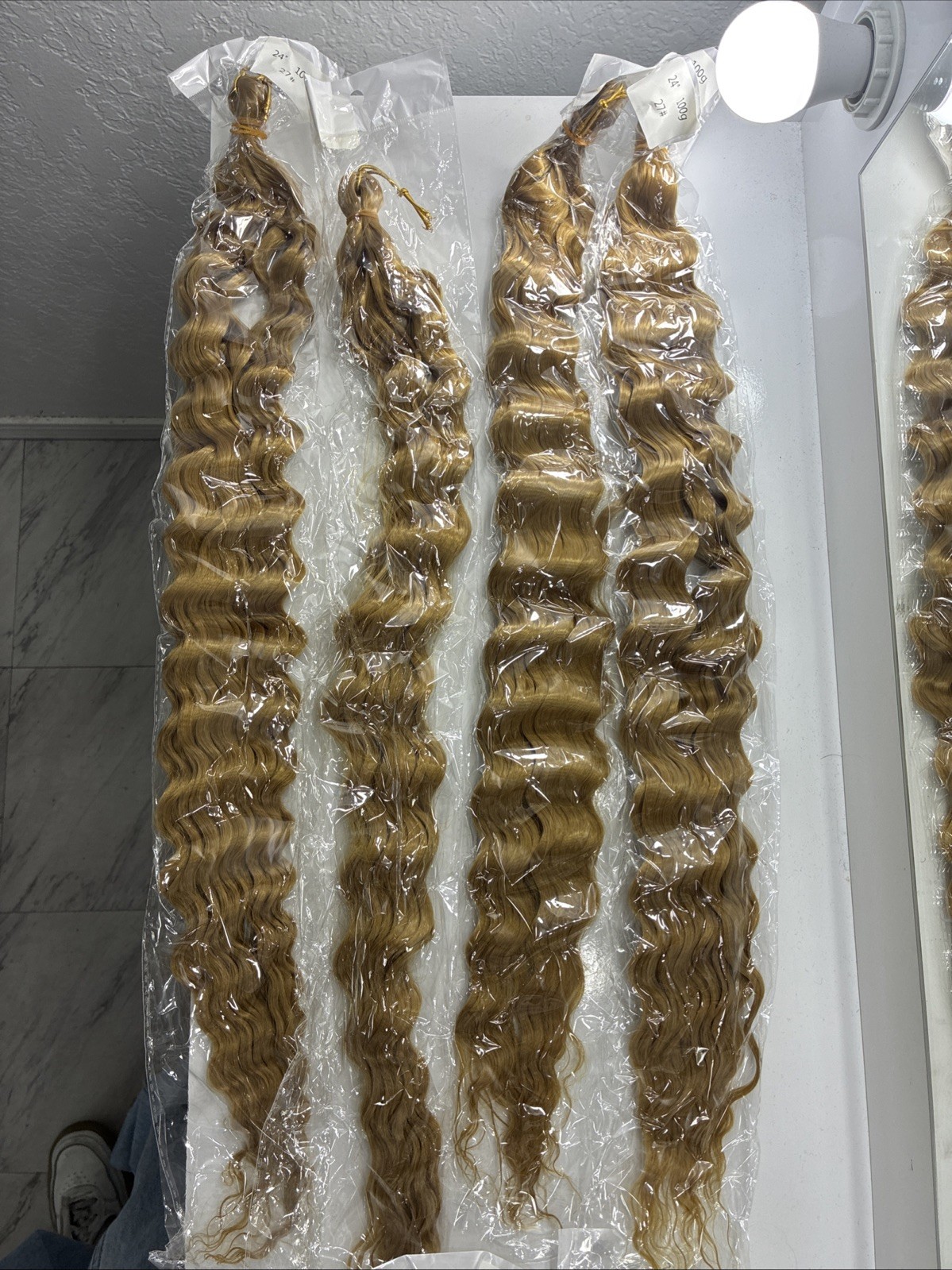 WOMENS BROWN/ BEIGE Hair Bundles 24 Inches Each Bundle Of 6