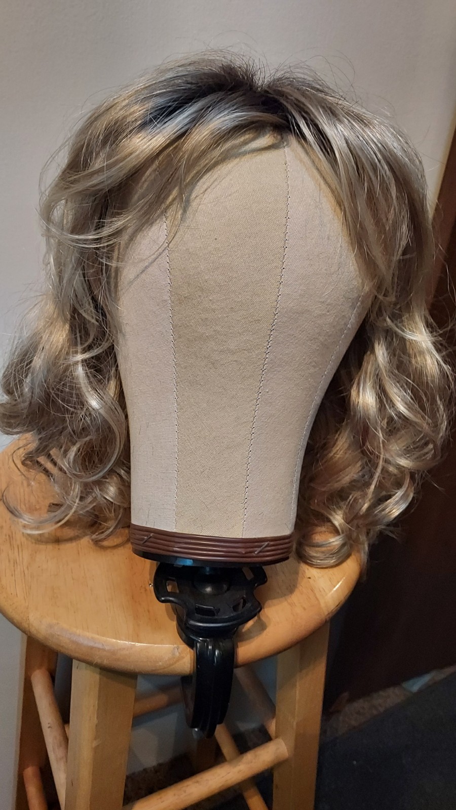 Vibrant curly wig 14/88 #8 by TWC/Fashion Club in excellent condition.