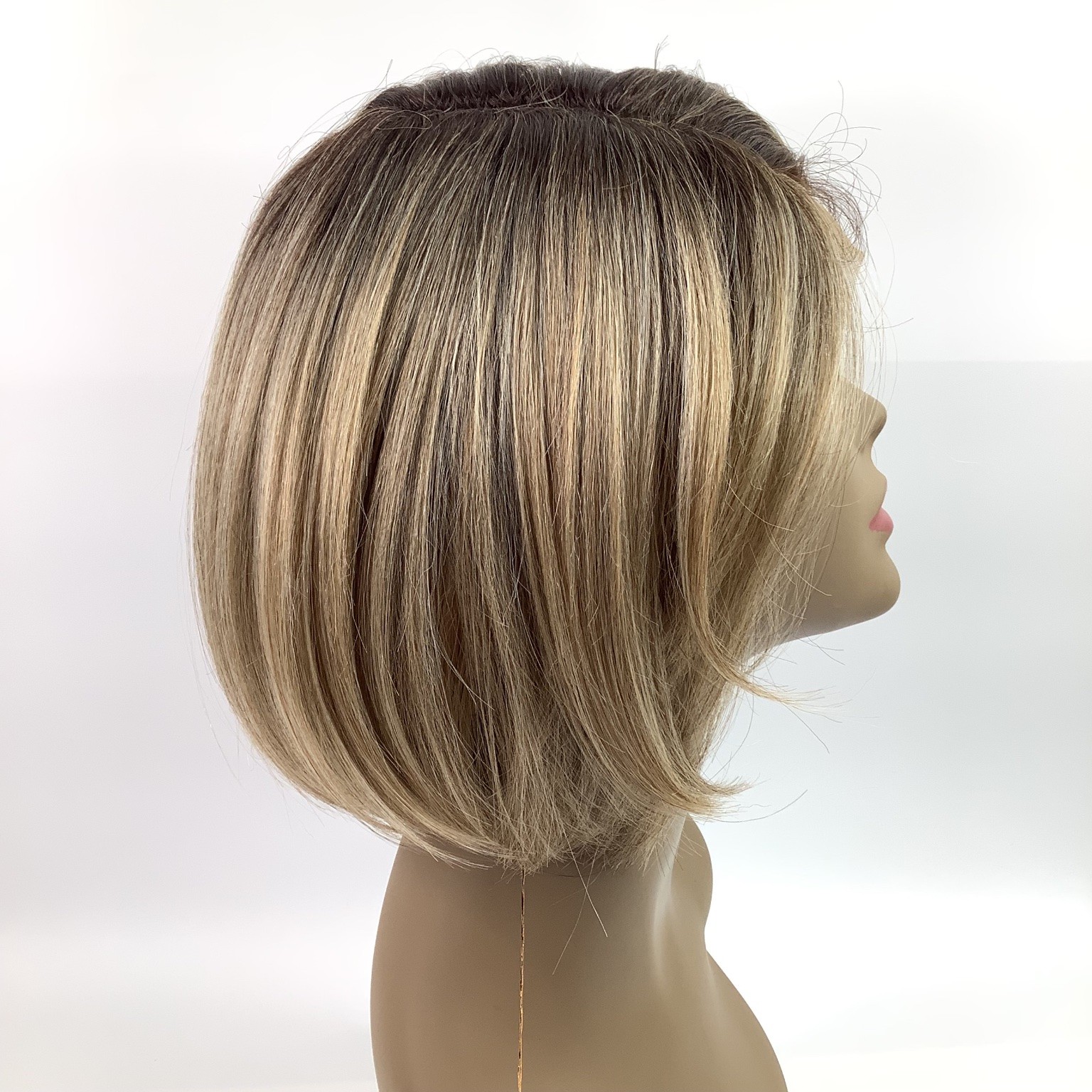 Outre Mandi Lace Front Wig 10″ DR4/SANDY BLONDE Heat Resistant Fiber